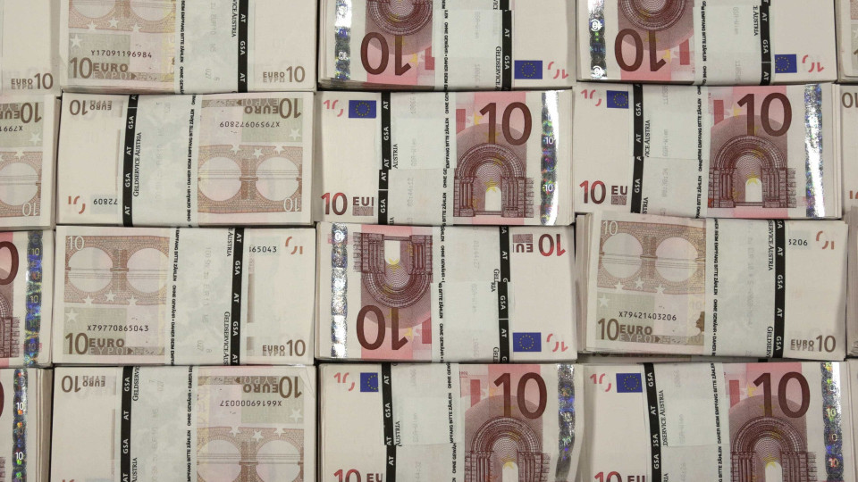 Municípios reduziram a dívida em 370 milhões de euros em 2013