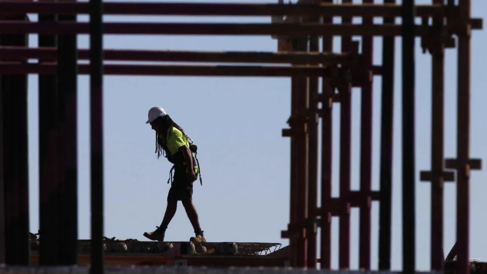 Obras Públicas: Menos concursos promovidos, mais contratos celebrados