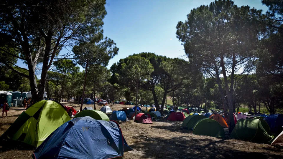 Parques de campismo começam a abrir no Algarve para verão incerto