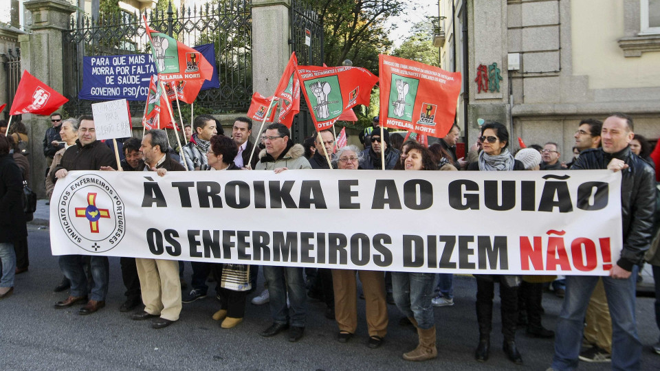 Centenas de enfermeiros iniciam protesto em Lisboa