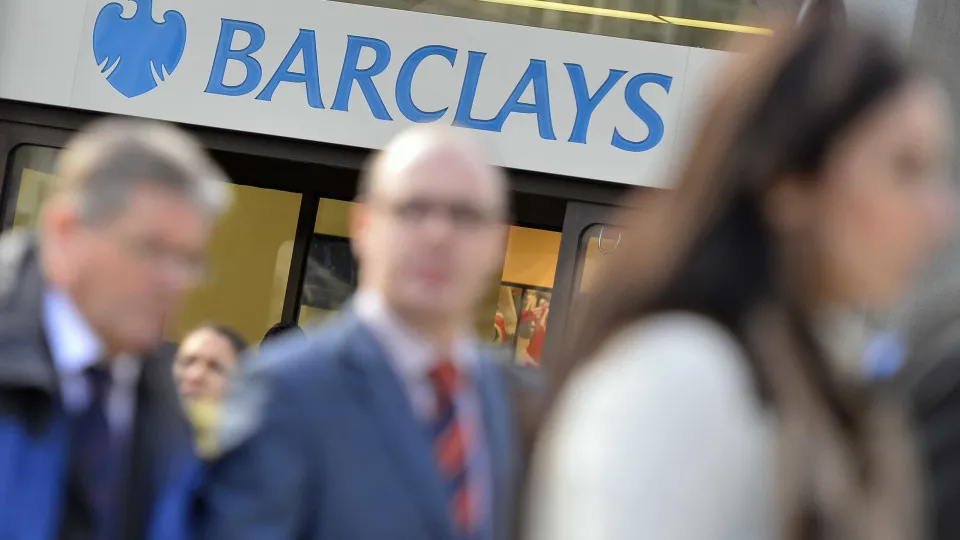 Lucros do Barclays sobem 10% para 5.038 milhões nos primeiros nove meses