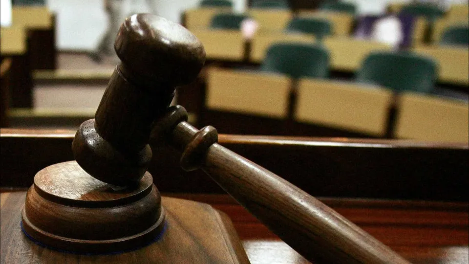 tribunal condenado julgamento justiça martelo