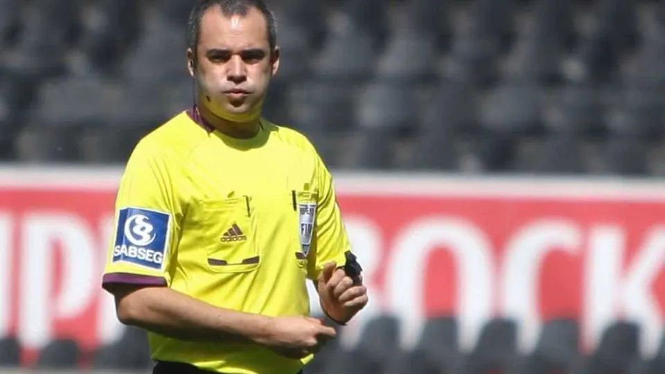 Árbitro internacional madeirense Marco Ferreira abandona a arbitragem