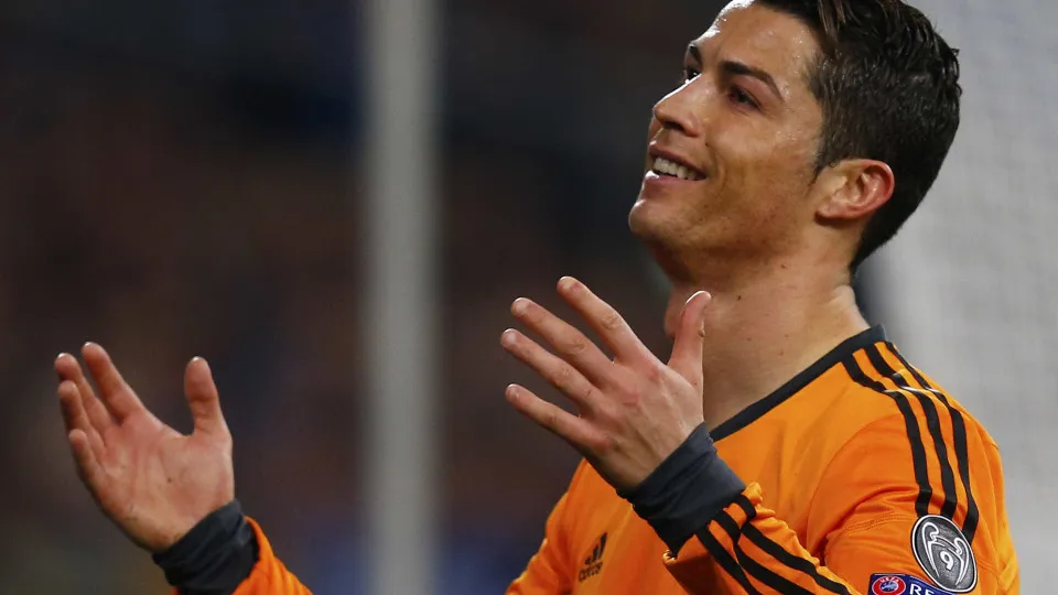 Árbitro diz que expulsava CR7 outra vez