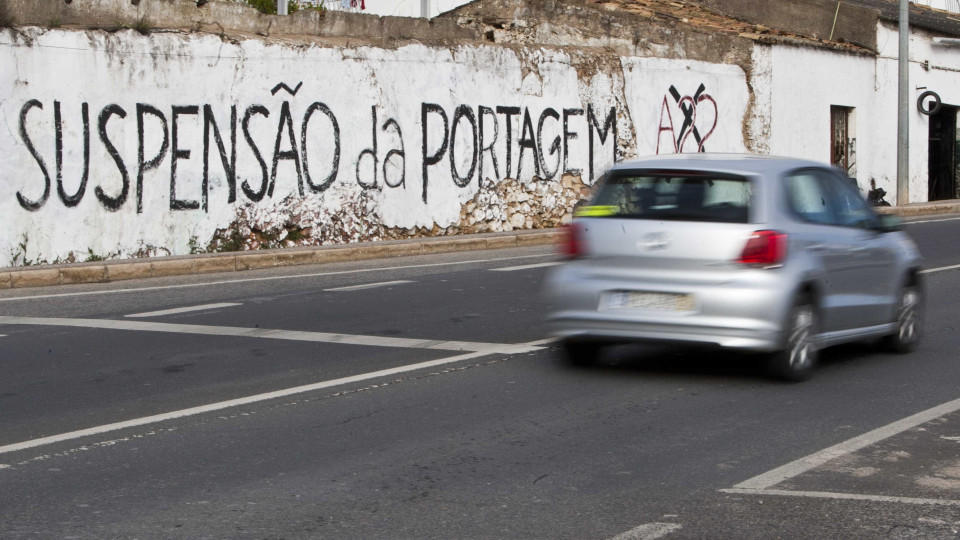 Plataforma ibérica contra portagens na A22 marca protesto