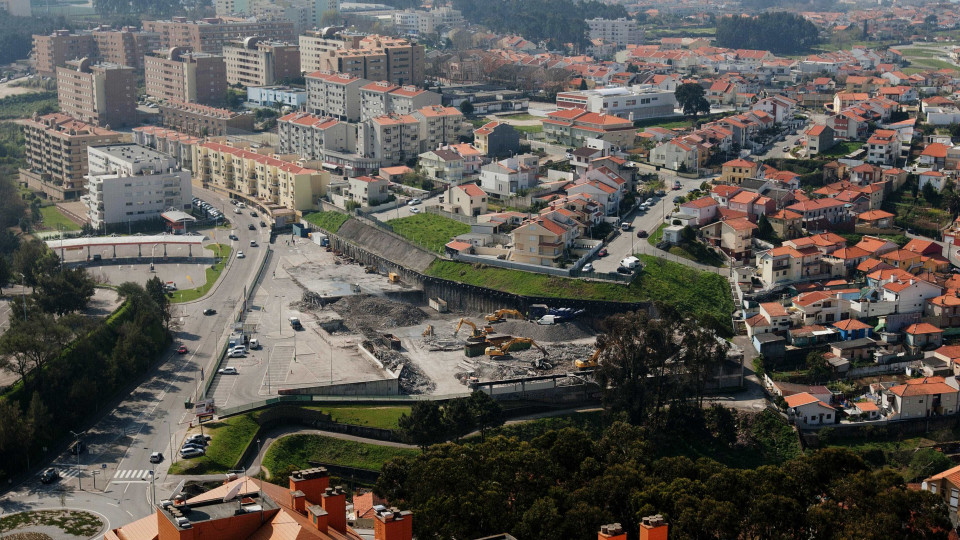 Porto invadido por cacifos para preencher lacuna no alojamento local