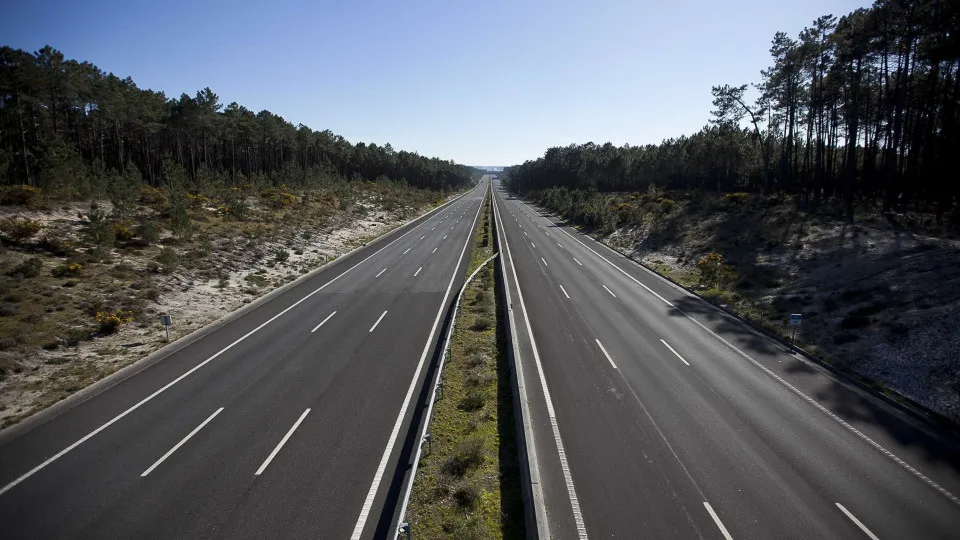 Autoestrada cedeu na Maia