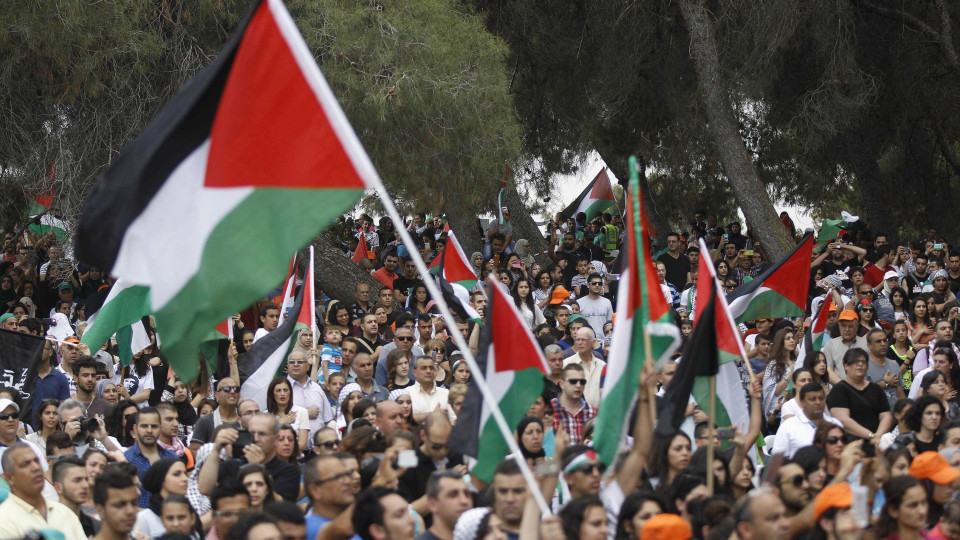 Palestinianos apelam à greve geral e manifestação contra visita de Pence