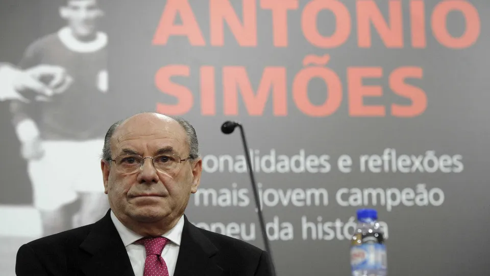"Troca de galhardetes? O lixo que aparece por aí não dá dinheiro"