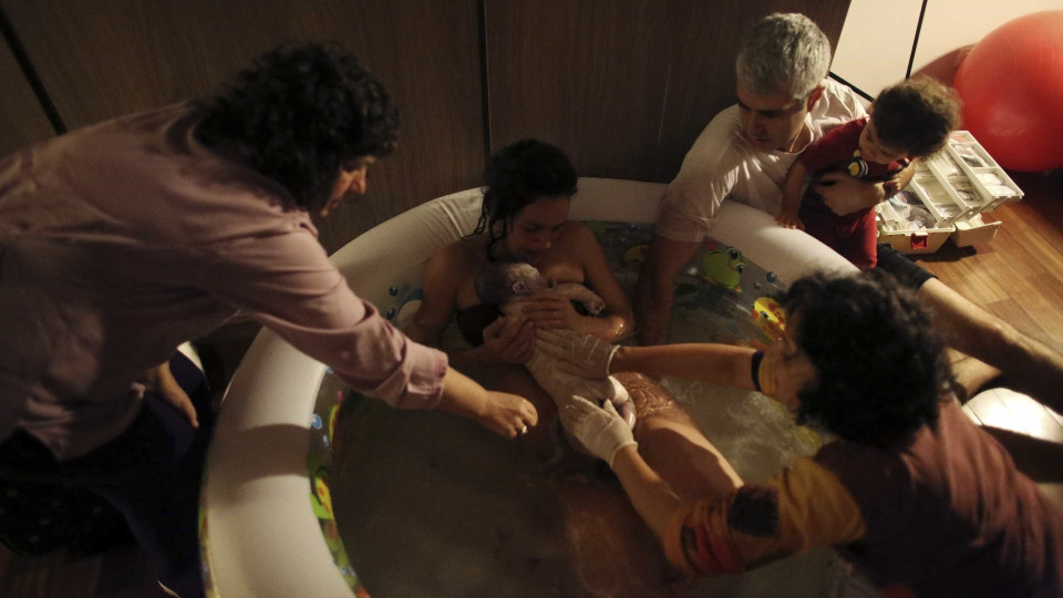 Póvoa do Varzim: Curso de partos em meio aquático atrai casais 