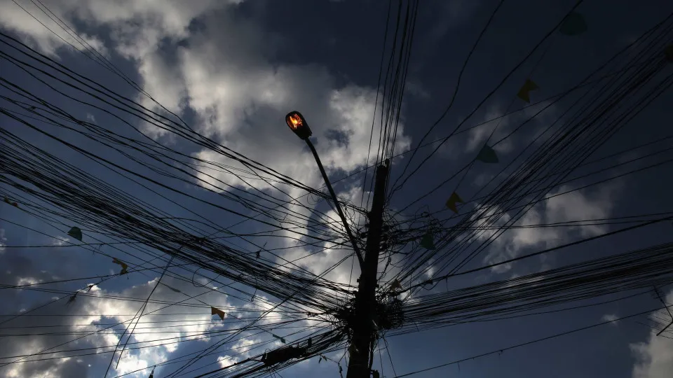 Governo vai propor lei para evitar sobredimensionamento da rede elétrica