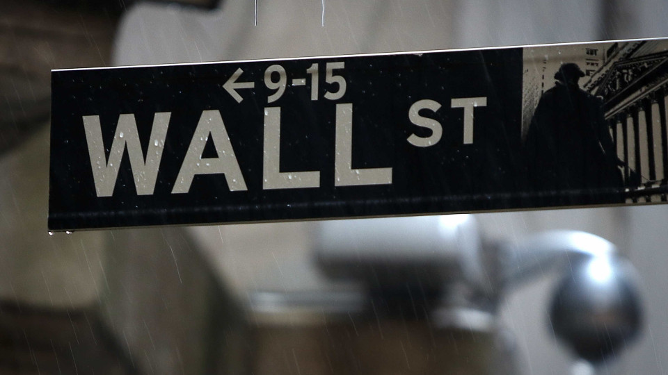 Wall Street inicia sessão em terreno negativo