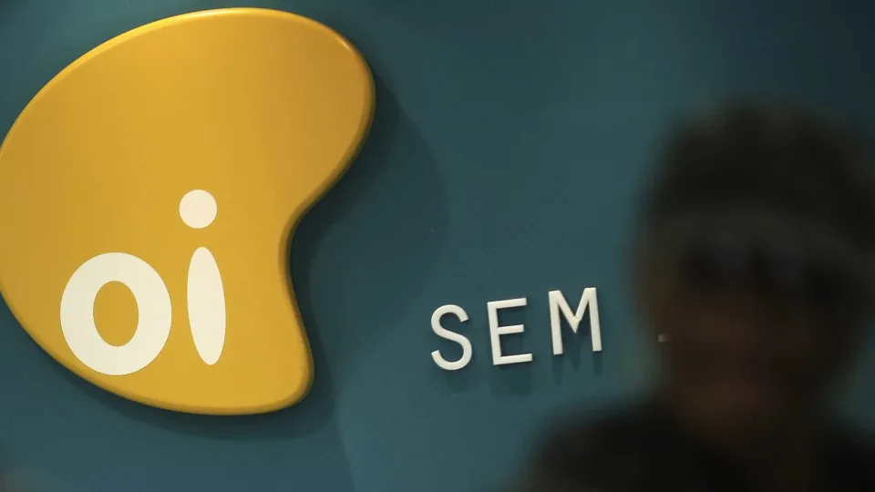 Títulos de dívida da Portugal Telecom reembolsados pela Oi