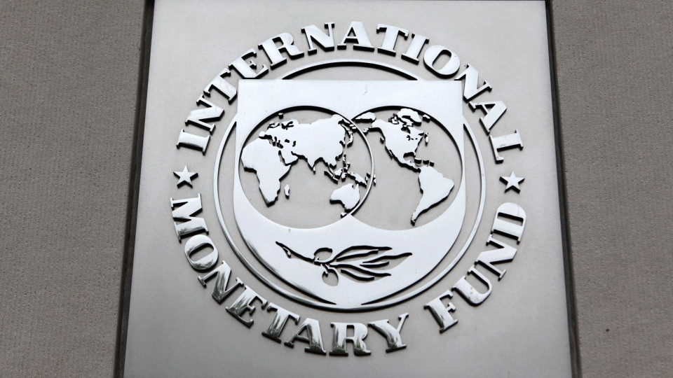 FMI preocupado que crescente endividamento das famílias leve a nova crise