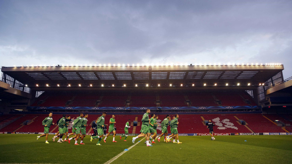 Anfield Road cresce para 59 mil lugares