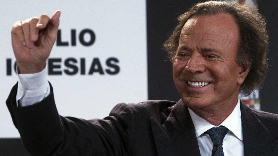 Filho de Julio Iglesias anuncia que vai ser pai