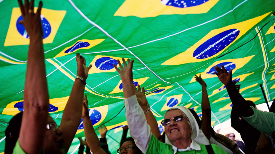 Brasil: Governo descarta aumento de impostos em 2017 