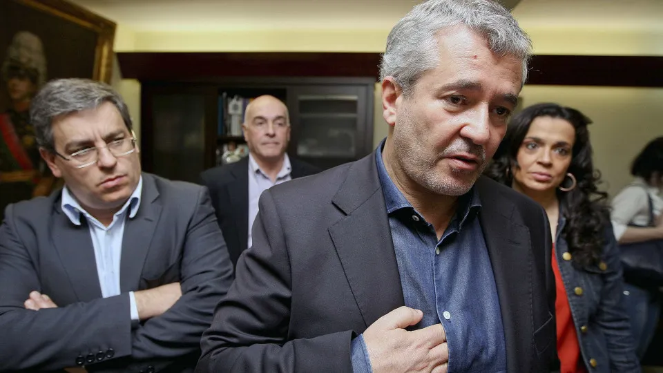 Beleza assume "problemas" nas listas e tristeza por Assis