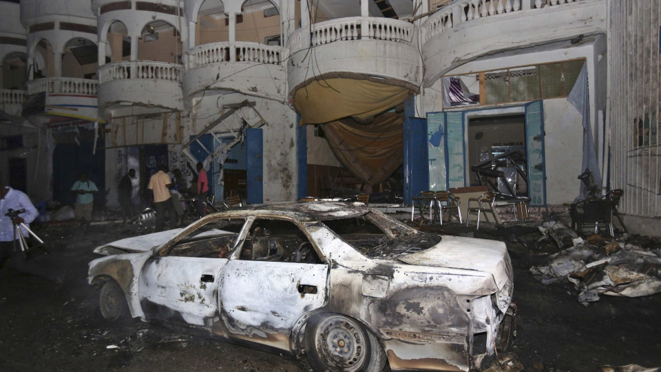 Pelo menos sete mortos em ataque a hotel na capital da Somália