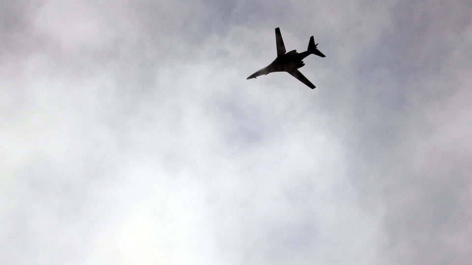 Avião militar russo com 91 pessoas a bordo desaparece na Rússia