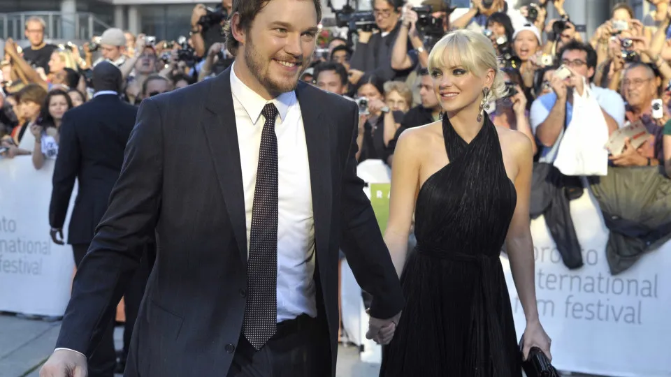 Chris Pratt e Anna Faris foram avisados sobre bebé especial