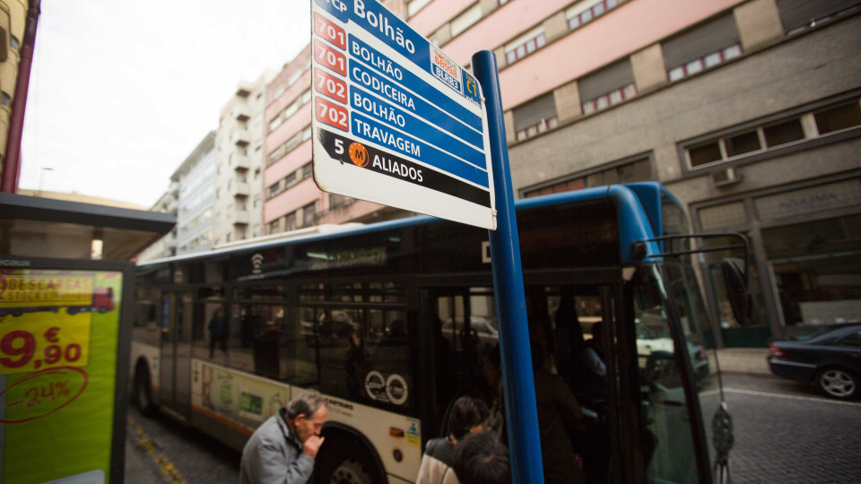 Porto discute aumento de 0,50 euros no bilhete de bordo da STCP