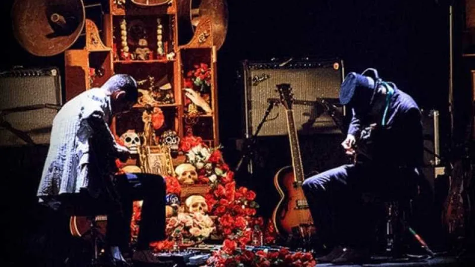 Dead Combo adiam concertos até final de novembro por indicação médica