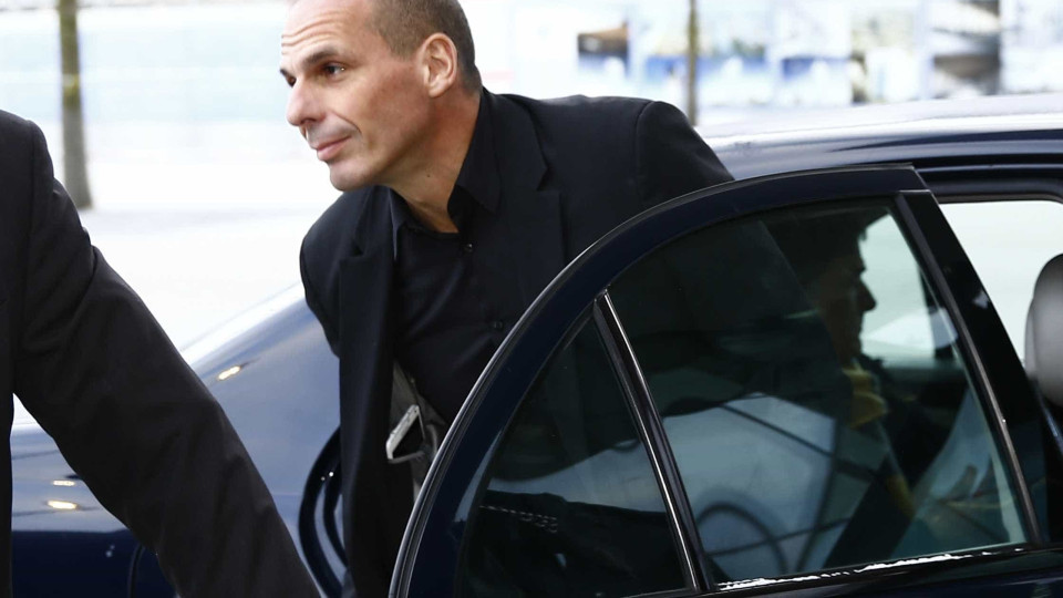 Varoufakis entrega no parlamento grego gravações do Eurogrupo em 2015