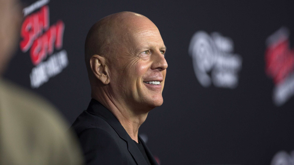 Bruce Willis diagnosticado com demência, anuncia a família