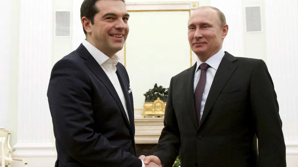 Tsipras e Putin discutem por telefone questões energéticas