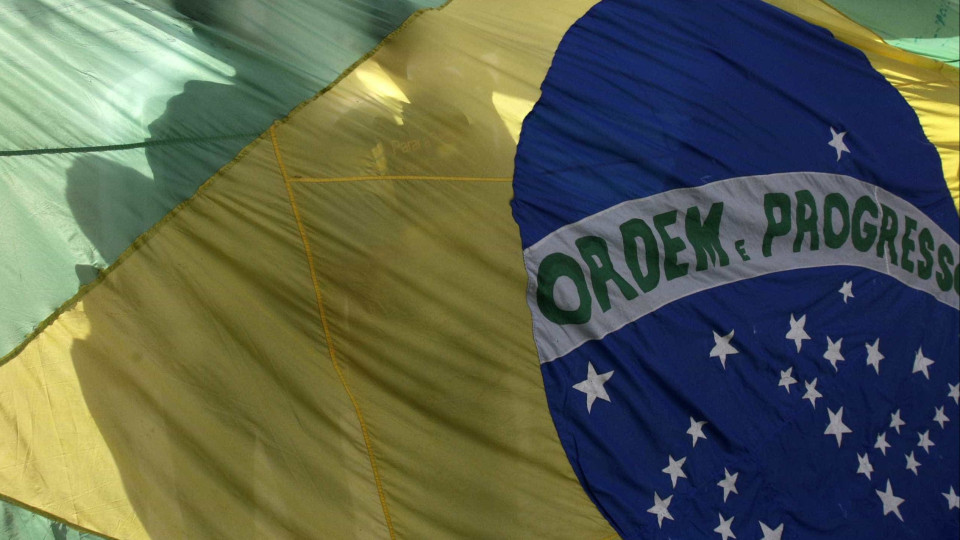 Dez familiares assassinados com violência no Brasil. Há 4 detidos