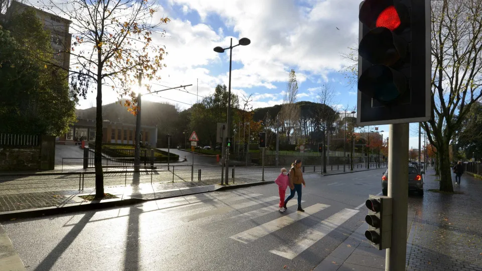 Investimento de 800 mil euros na modernização e reparação de semáforos