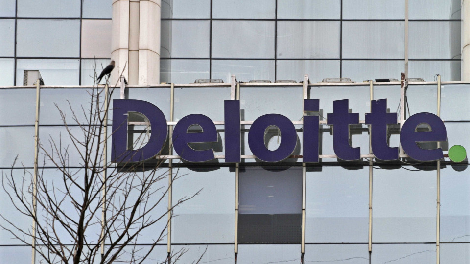 CMVM multa Deloitte em 100 mil euros por falhas em auditoria à PT