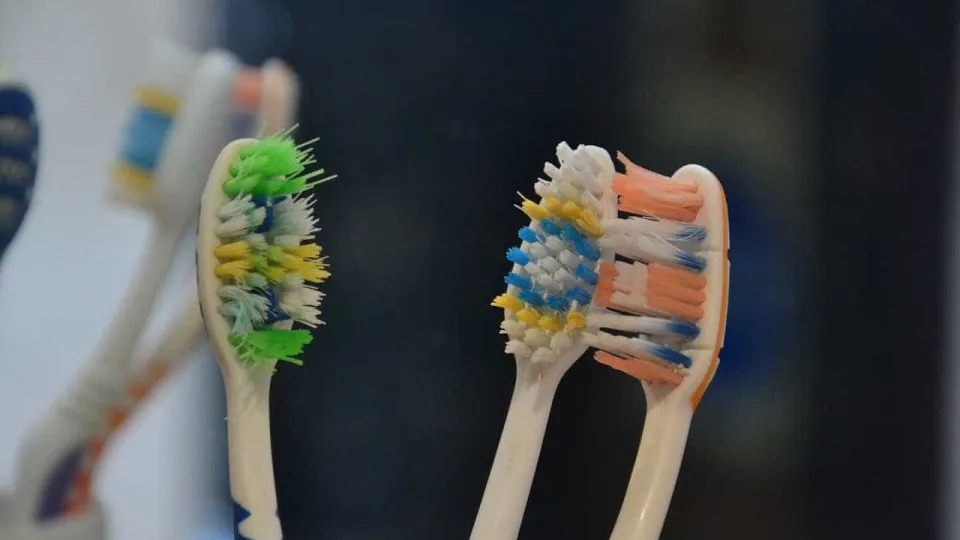 Eis o que pode acontecer quando não escova os dentes