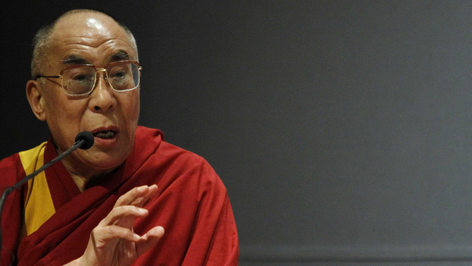 Índia tentou espiar o Dalai Lama... que não tem telemóvel