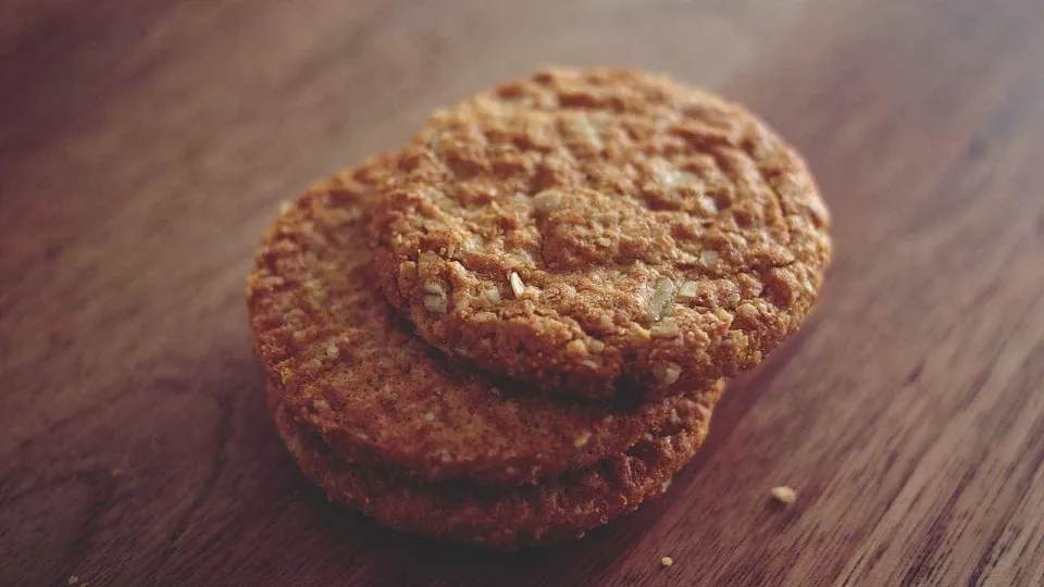 Biscoitos de aveia e mel. Saiba como preparar esta receita