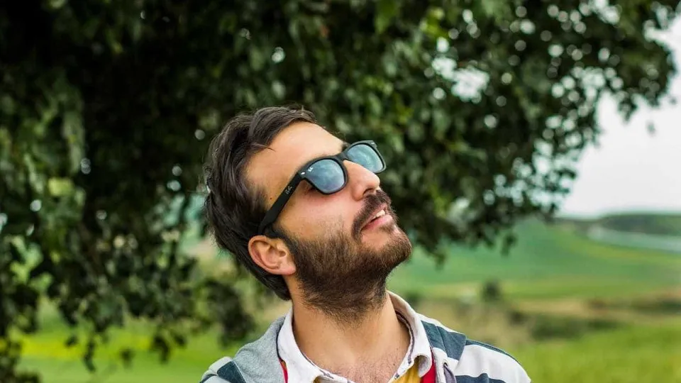 O destino não está nas mãos, mas sim no rosto