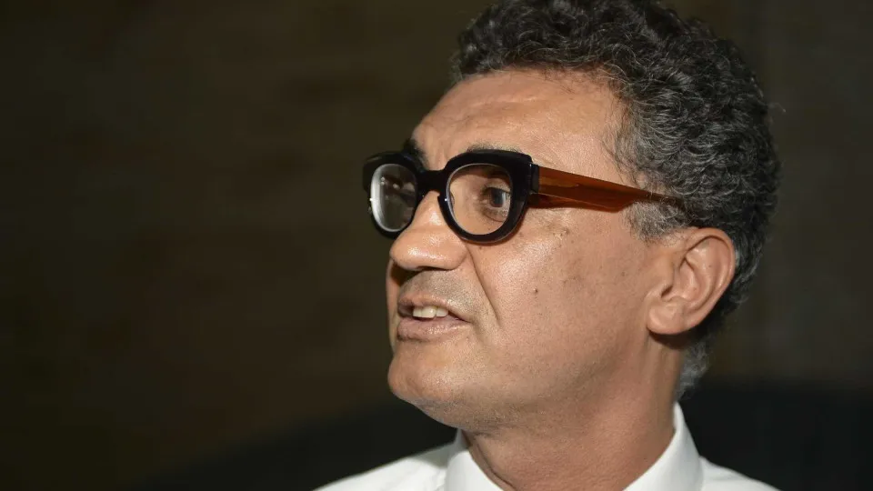 "Economia é lixo" e não é difícil fazer melhor que Cavaco