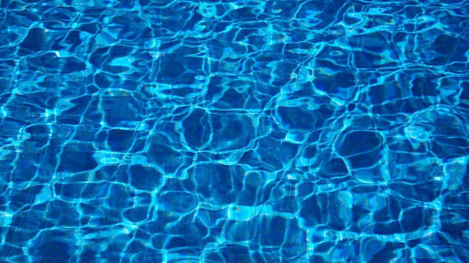 Menina de 12 anos em situação de pré-afogamento em piscina de condomínio 