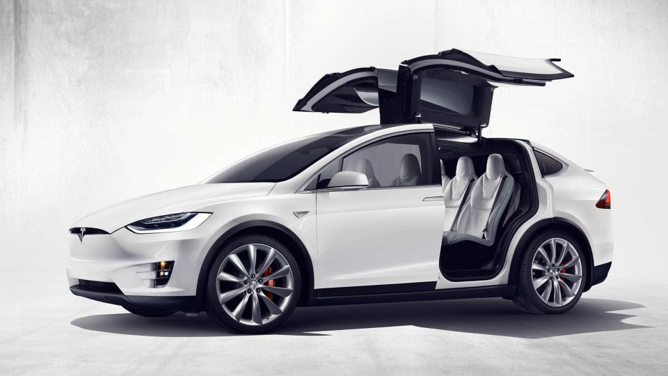 Tesla Model X é o "melhor carro de sempre"