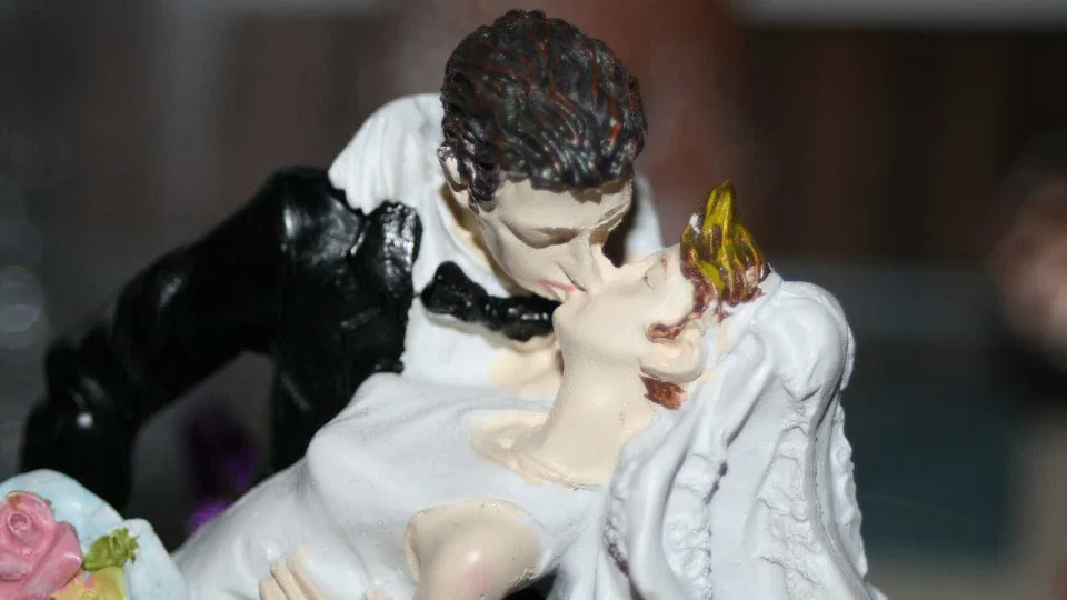O que acontece quando se dá um beijo com a língua?