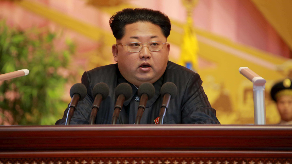 Kim Jong-un rejeita "reconciliação ou reunificação" com Coreia do Sul