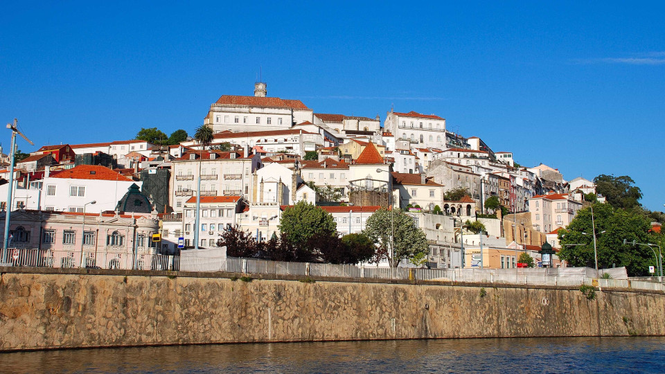 Coimbra com plataforma eletrónica para facilitar vida a pais e alunos
