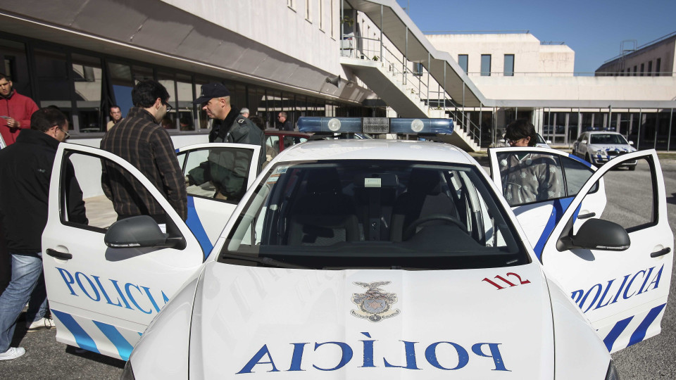 Mulher detida por lenocínio está proibida de sair de Portugal