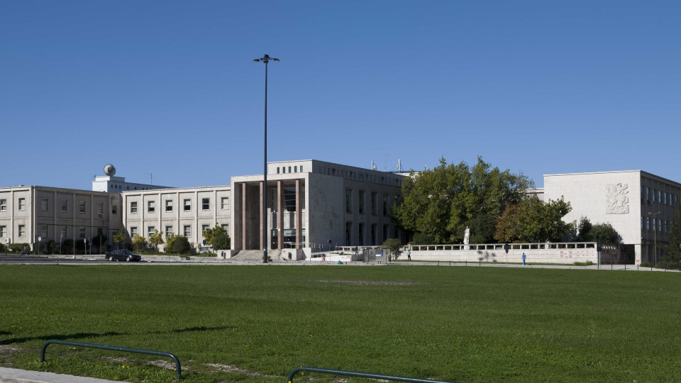 Bloco questiona Governo sobre degradação da Faculdade de Letras de Lisboa