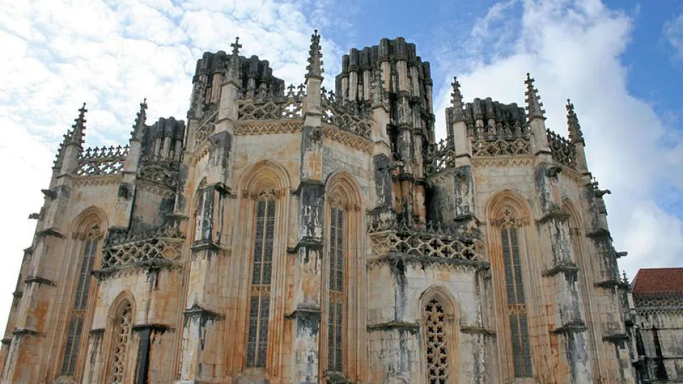 Edição de obras históricas e música medieval no Mosteiro da Batalha