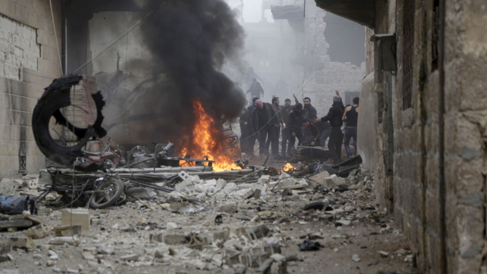 Síria: ONU pede abertura de fronteiras e fim de bombardeamentos