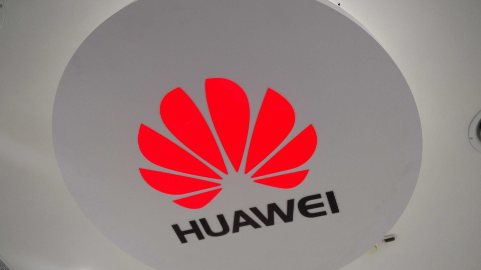 Huawei quer vender 200 mihões de smartphones em 2018