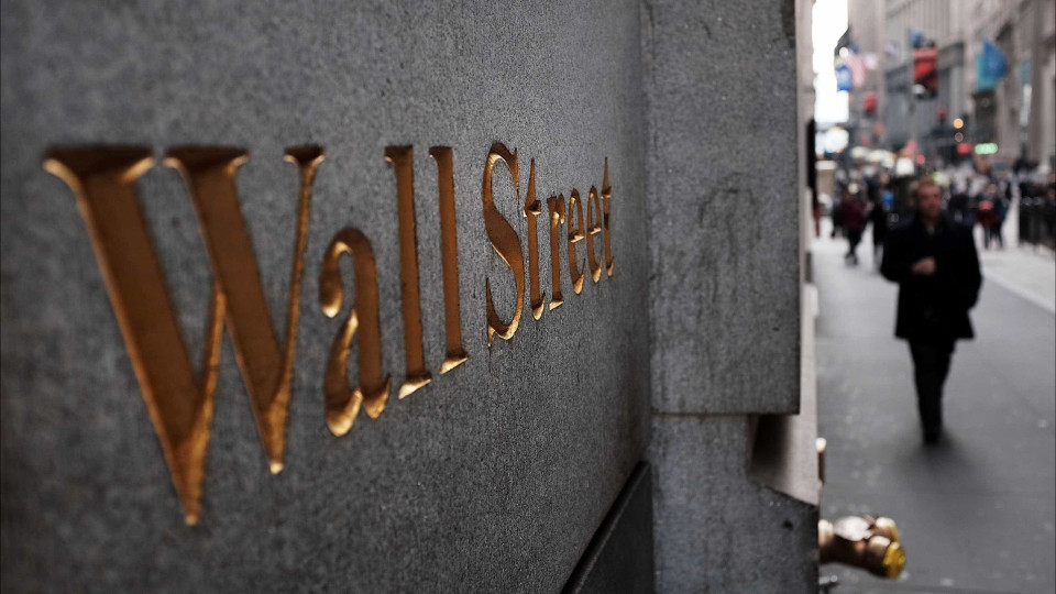 Wall Street acaba semana em alta puxada pelas tecnológicas