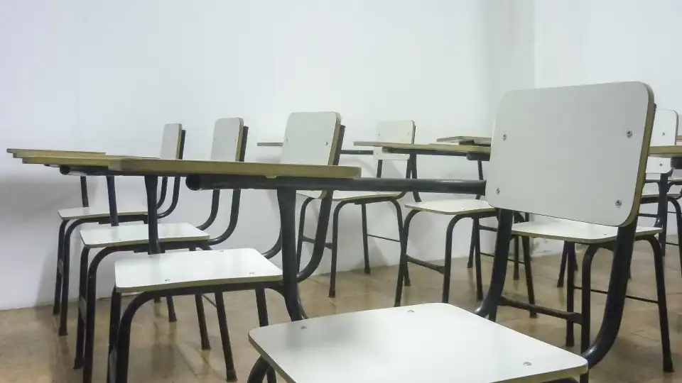 Escola queniana multada por partilhar online fotografias de alunos